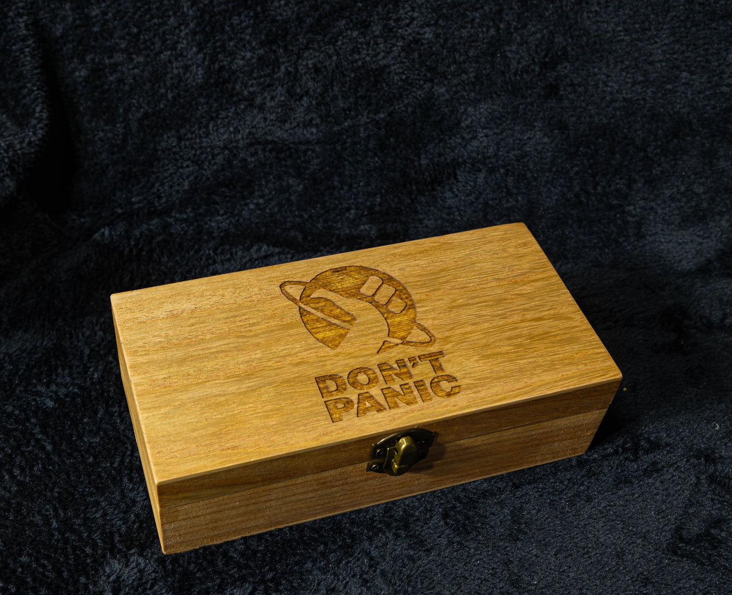 Dice Box "Don't Panic"